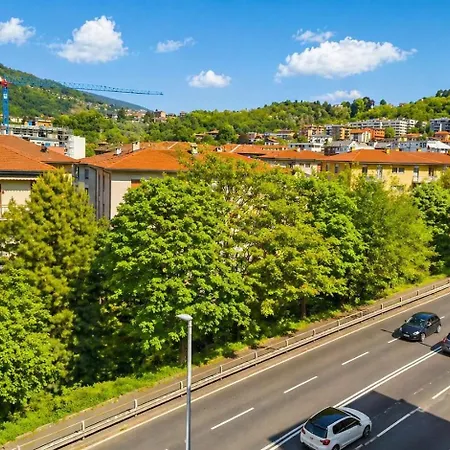 Budget + Free Parking + Noise 아파트 코모